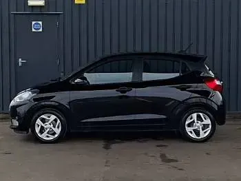 Used Hyundai i10 SE 84 HP (61 kW) 2023 Black Hatchback