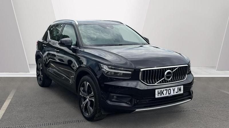 Onyx black Used 2021 Volvo XC40 Inscription SUV | £23,702 (Good price) - Image 1/4