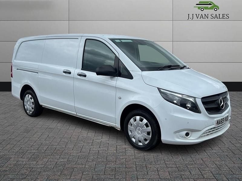 White Used 2019 Mercedes Vito Progressive MPV | £9,995 (Fair price) - Image 1/4