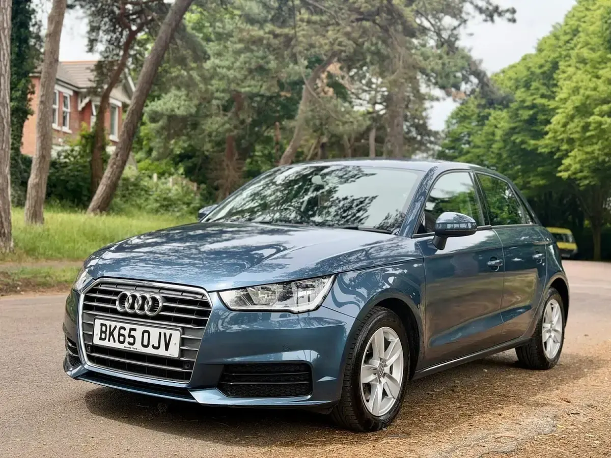 Used Audi A1 Sportback 116 HP (85 kW) 2015 Blue Hatchback