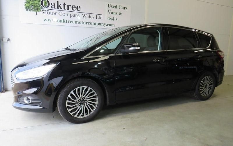 Used Ford S-MAX Titanium 150 HP (110 kW) 2019 Black MPV