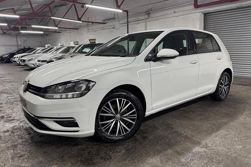 White Used 2018 VW Golf VII SE Hatchback | £11,500 (Good price) - Image 1/1