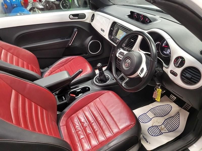 Used VW Beetle Cabriolet Edition 140 HP (102 kW) 2013 White Cabriolet