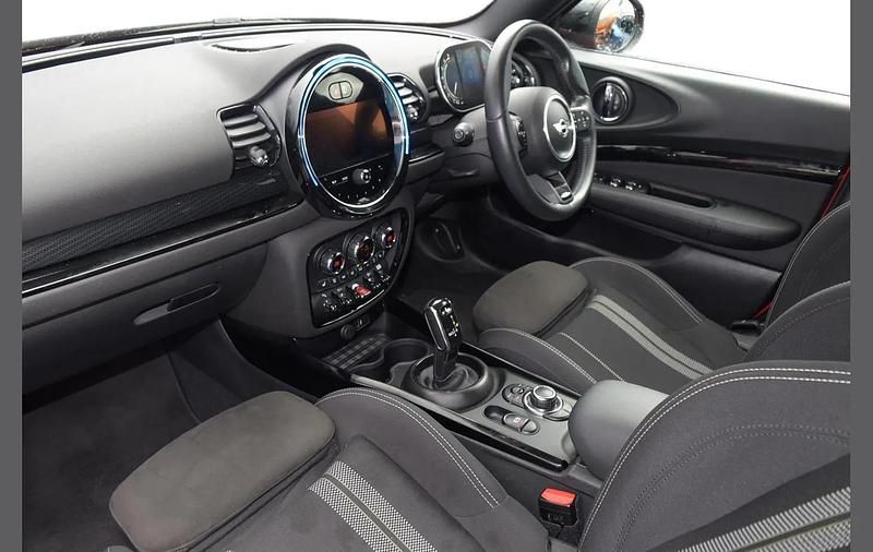 Used Mini Cooper Clubman Sport 134 HP (98 kW) 2021 Red Estate