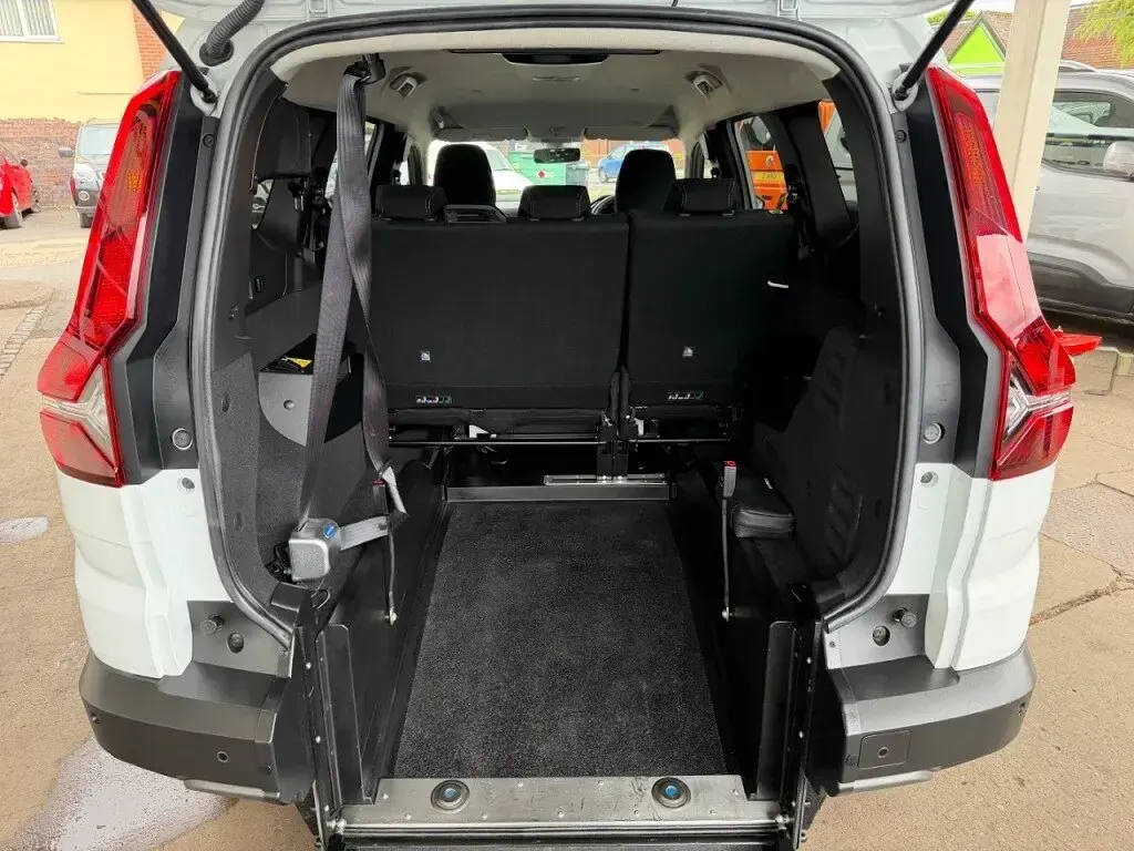 Used Dacia Jogger Expression 110 HP (80 kW) 2023 White MPV