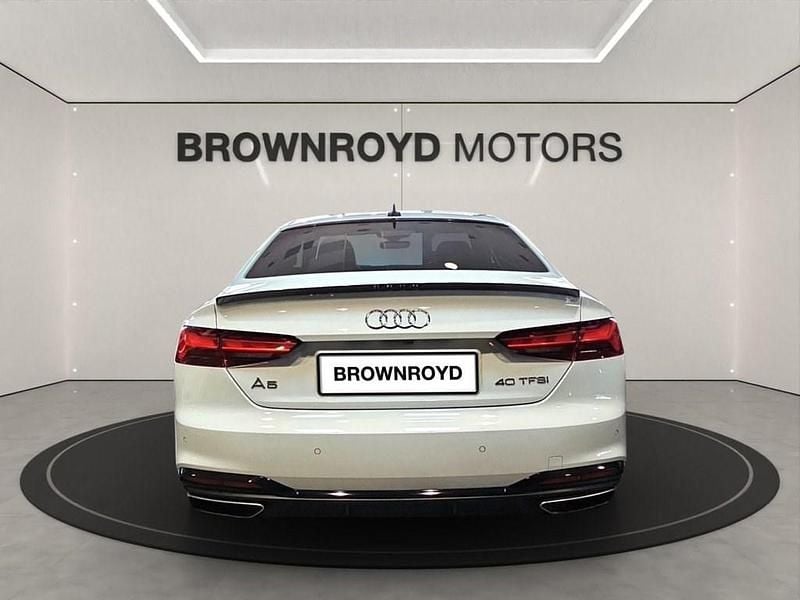 Begagnad Audi A5 S-Line 204 HK (150 kW) 2022 Vit Sportkupé