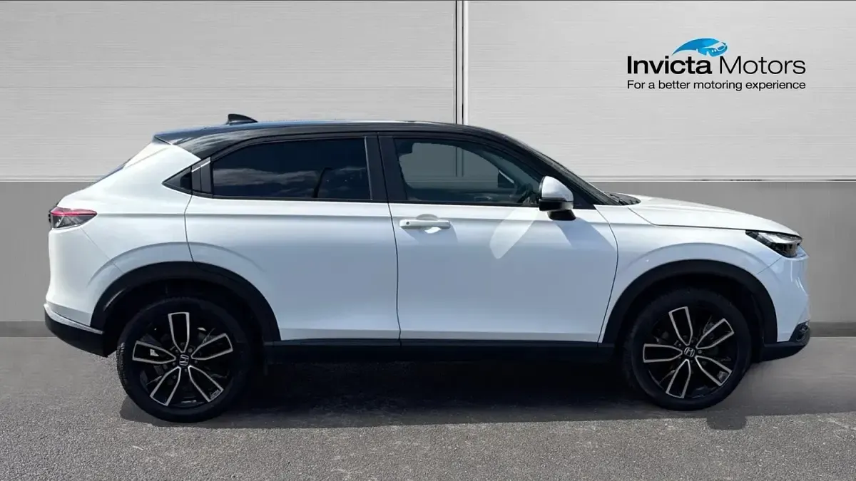 Used Honda HR-V Elegance 131 HP (96 kW) 2022 White SUV