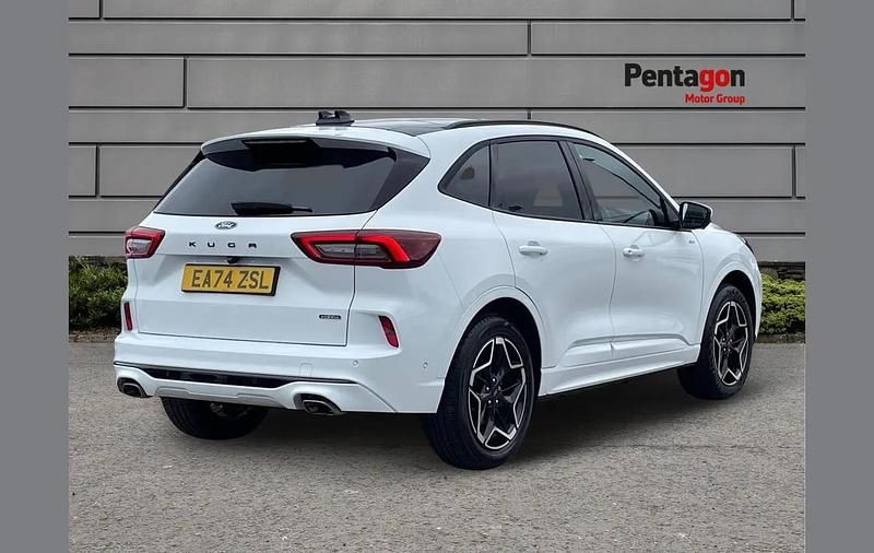 Usado Ford Kuga ST-Line X 239 CV (175 kW) 2024 Blanco SUV