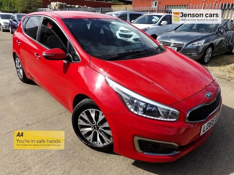 Red Used 2017 Kia Ceed 3 Hatchback | £5,690 (Good price) - Image 1/4