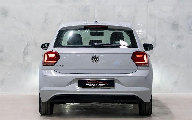 Used VW Polo SE 65 HP (47 kW) 2018 Silver Hatchback