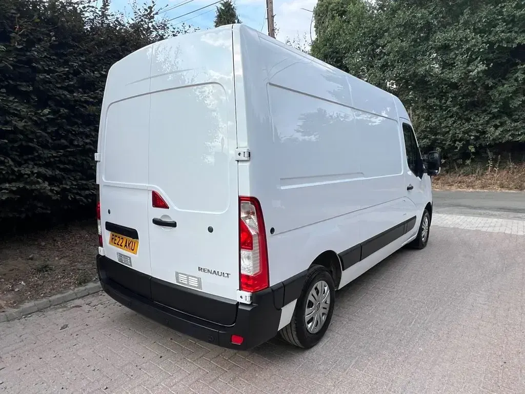 Used Renault Master Business 2022 White MPV
