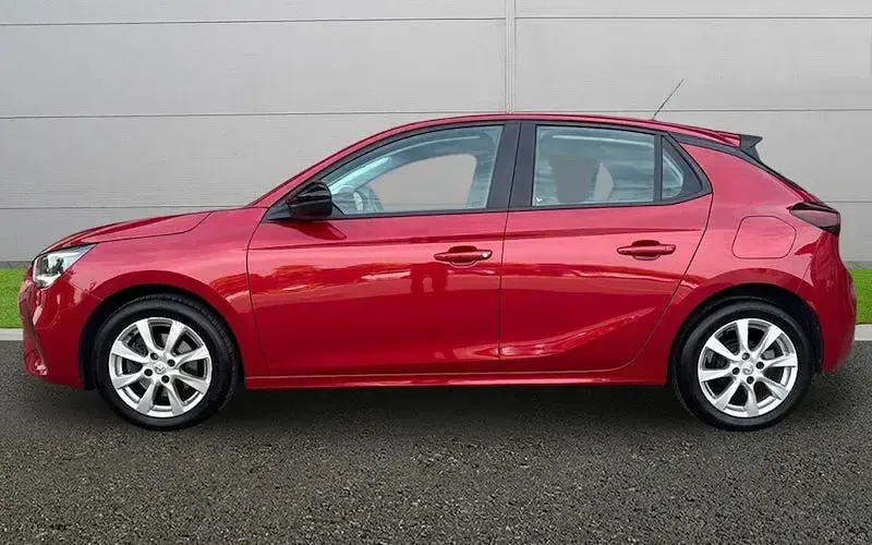Used Vauxhall Corsa Design Edition 101 HP (74 kW) 2022 Red Hatchback