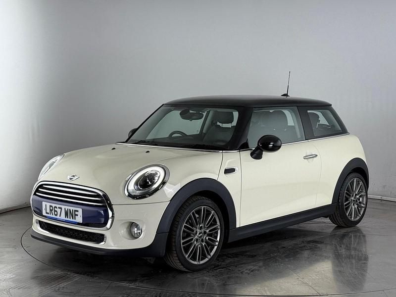 Używany Mini Cooper Hatch 136 KM (100 kW) 2017 Biały Hatchback