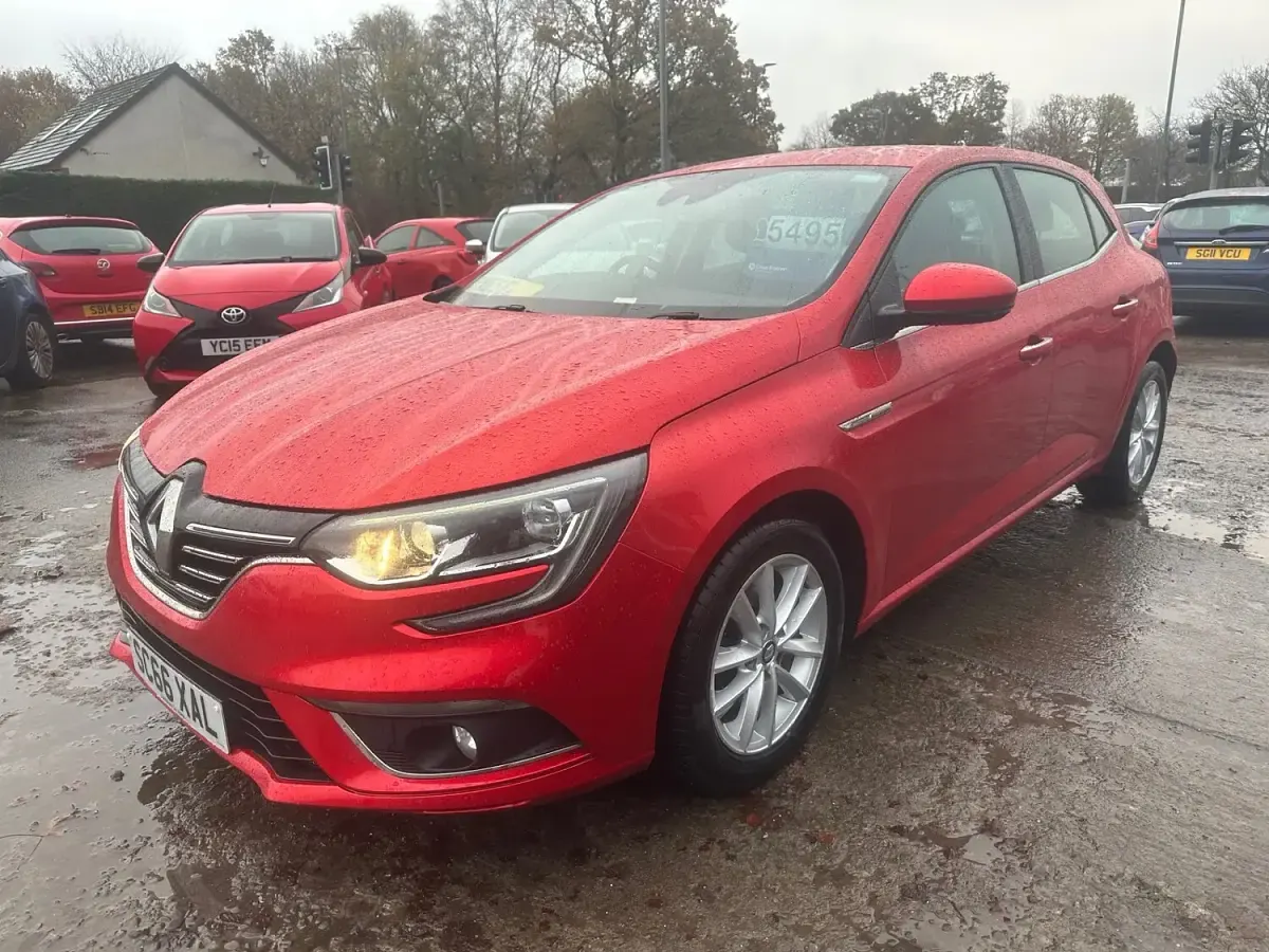 Used Renault Mégane Dynamique 110 HP (80 kW) 2016 Red Hatchback