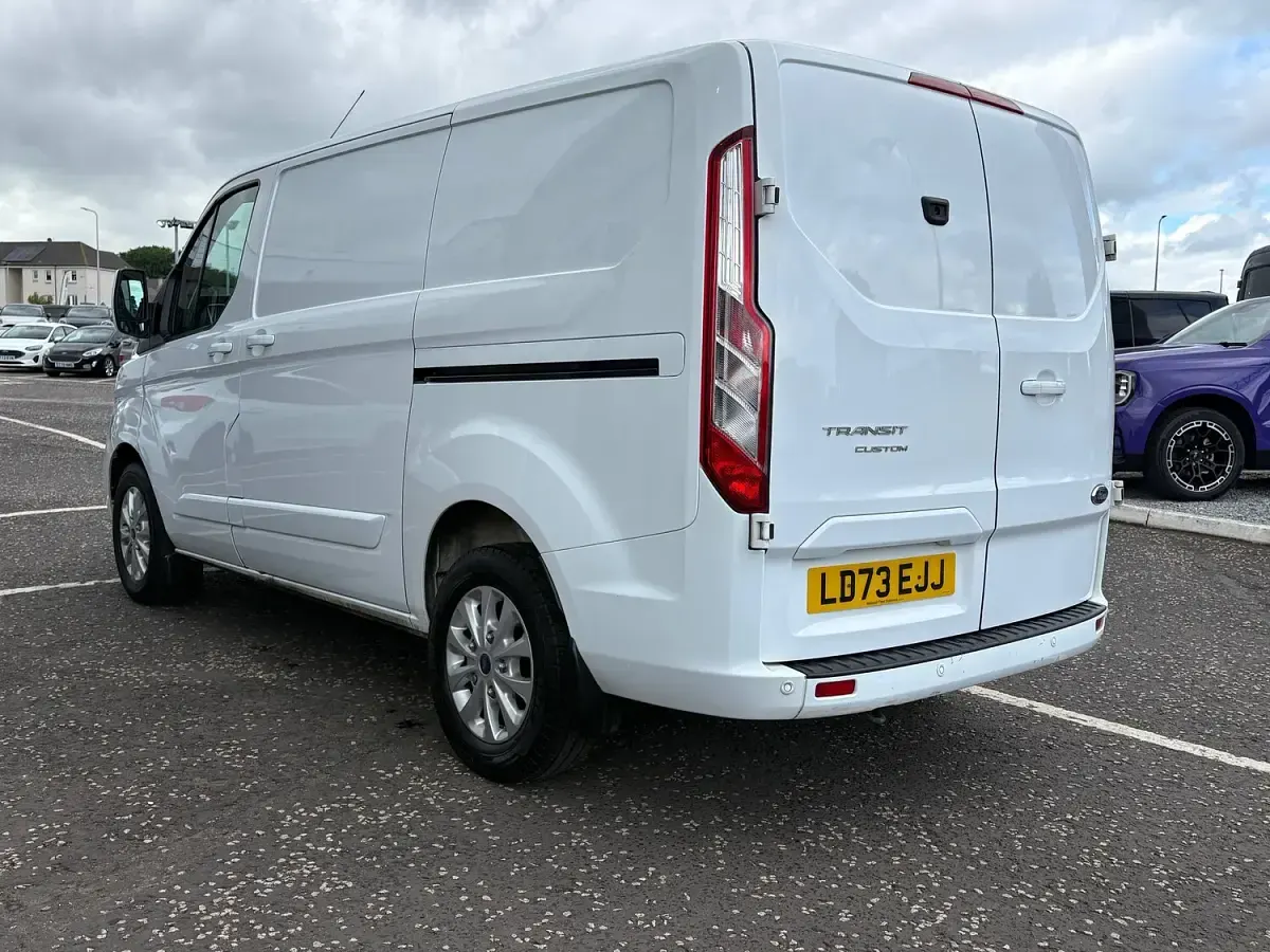 Used Ford Transit Custom Limited 130 HP (95 kW) 2024 White Van