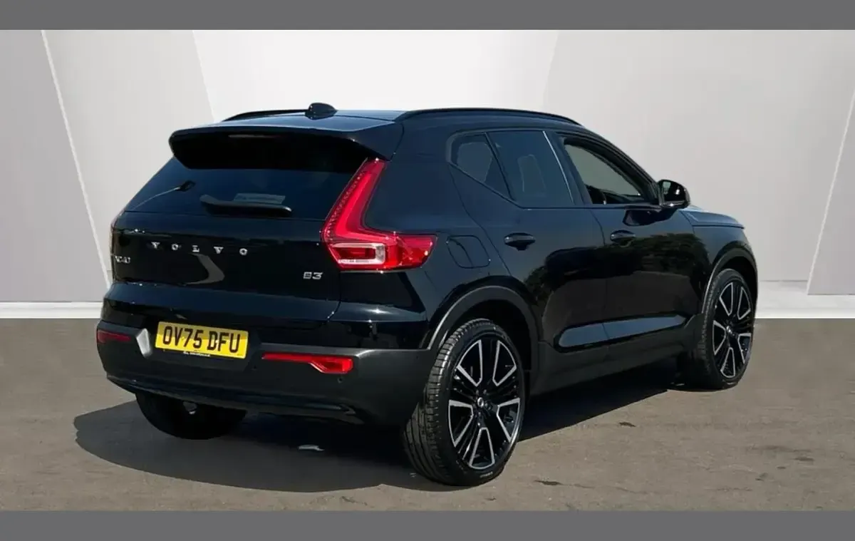 Used Volvo XC40 Ultra 161 HP (118 kW) 2025 Black SUV