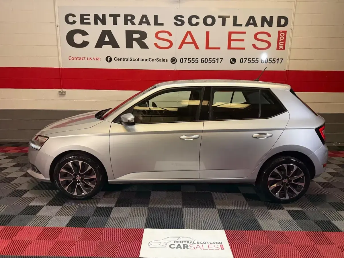 Używany Skoda Fabia SE Drive 60 KM (44 kW) 2021 Srebrny Hatchback