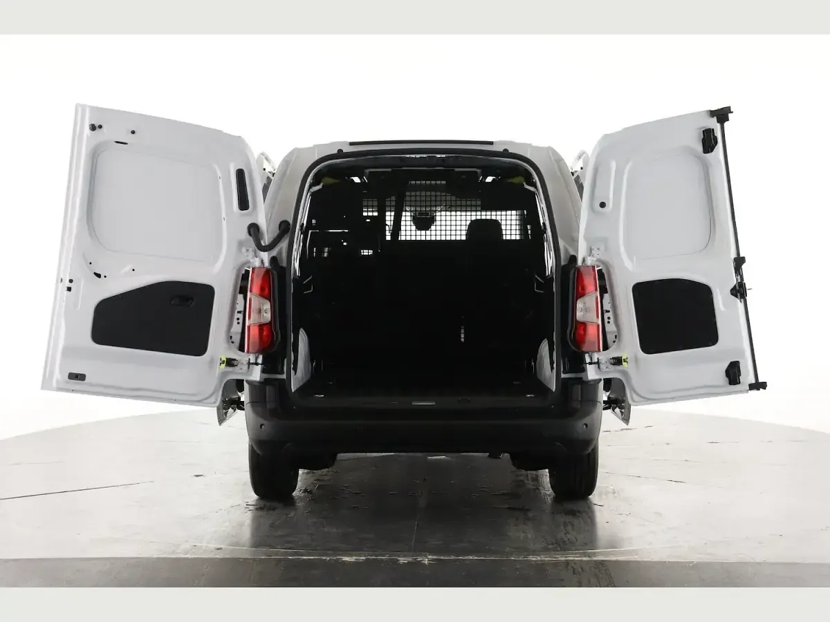 New Citroën Berlingo 100 HP (73 kW) 2026 White MPV
