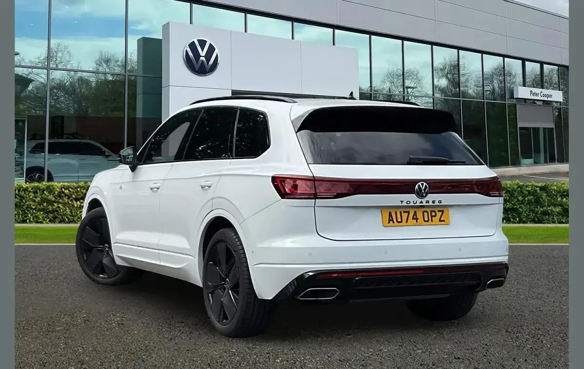 Used VW Touareg Black Edition 286 HP (210 kW) 2024 Pure white SUV