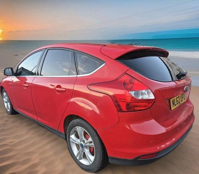 Usado Ford Focus Zetec 2012 Vermelho Citadino