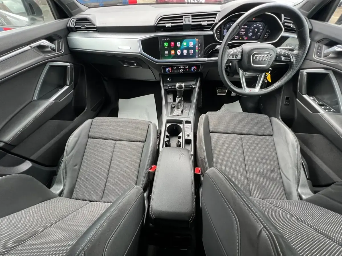 Begagnad Audi Q3 S-Line 2021 Grå SUV