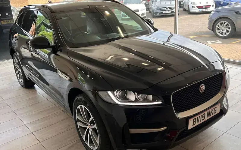 Used Jaguar F-Pace R-Sport 179 HP (131 kW) 2019 Black SUV