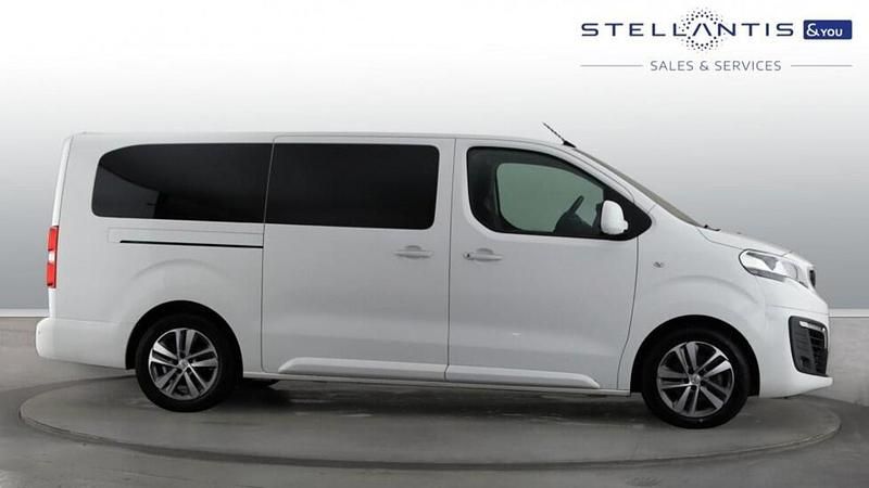 Used Peugeot e-Traveller Allure 98 kW (134 HP) 2021 White MPV