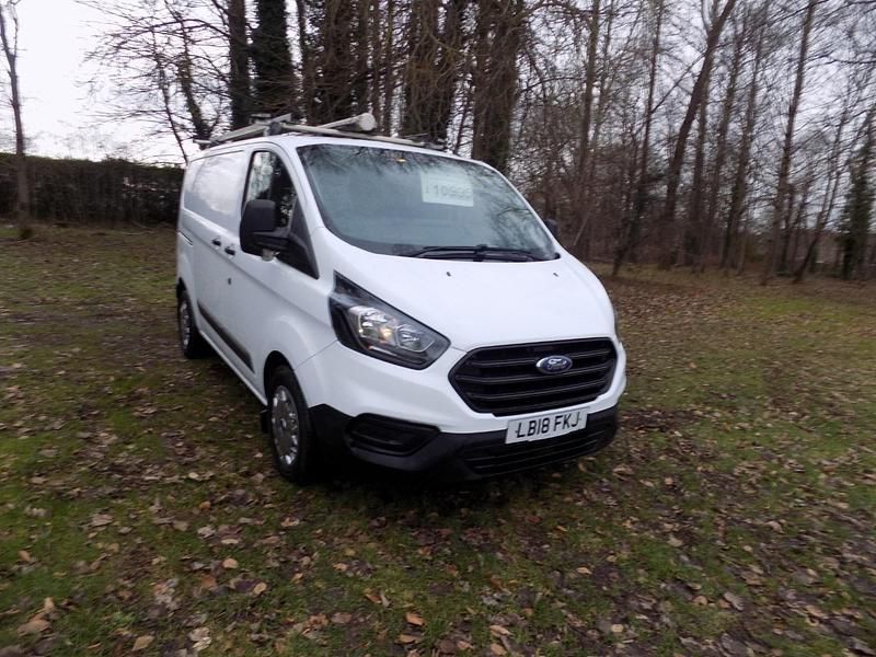 Used Ford Transit Custom 105 HP (77 kW) 2018 White Van