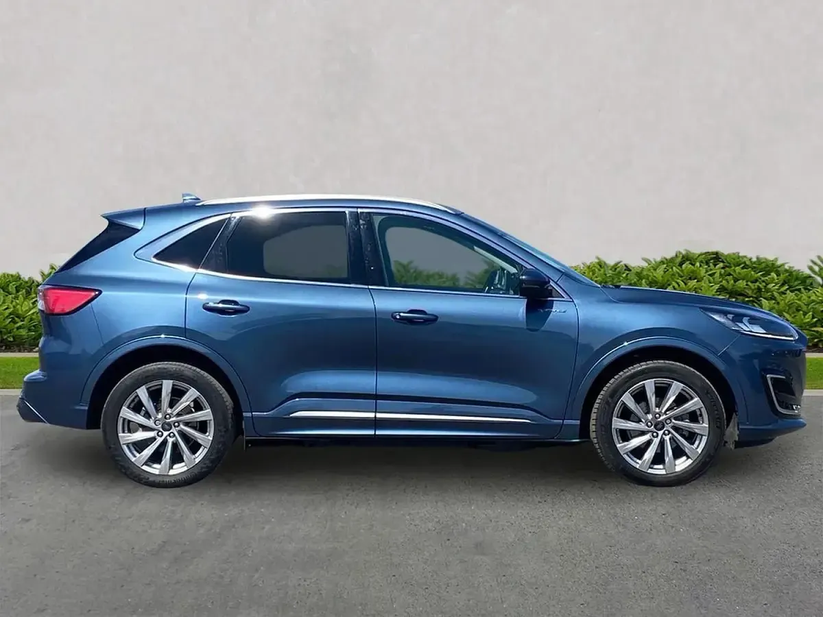 Used Ford Kuga Vignale 190 HP (139 kW) 2023 Blue SUV