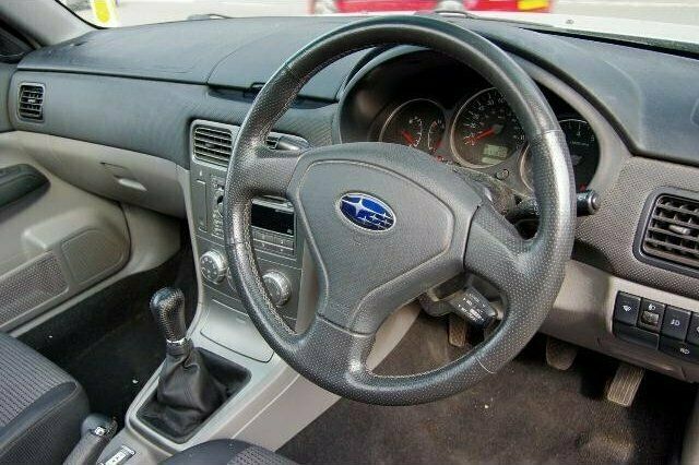 Begagnad Subaru Forester 2006 SUV