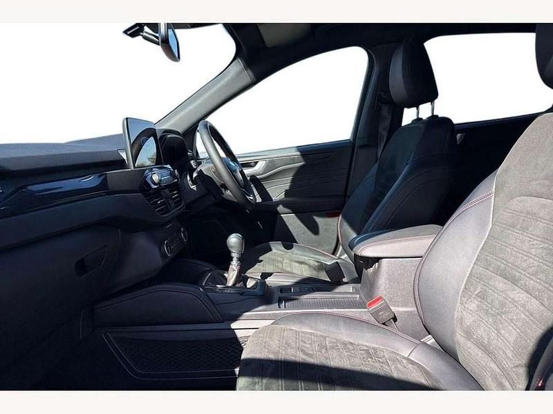 Used Ford Kuga ST-Line X 150 HP (110 kW) 2023 Red SUV