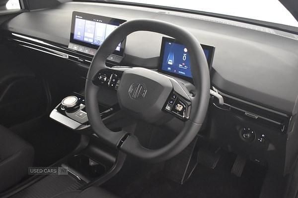 Used MG MG4 EV SE 150 kW (204 HP) 2023 White Hatchback