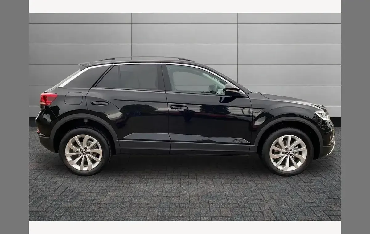Used VW T-Roc Match 150 HP (110 kW) 2025 Black SUV