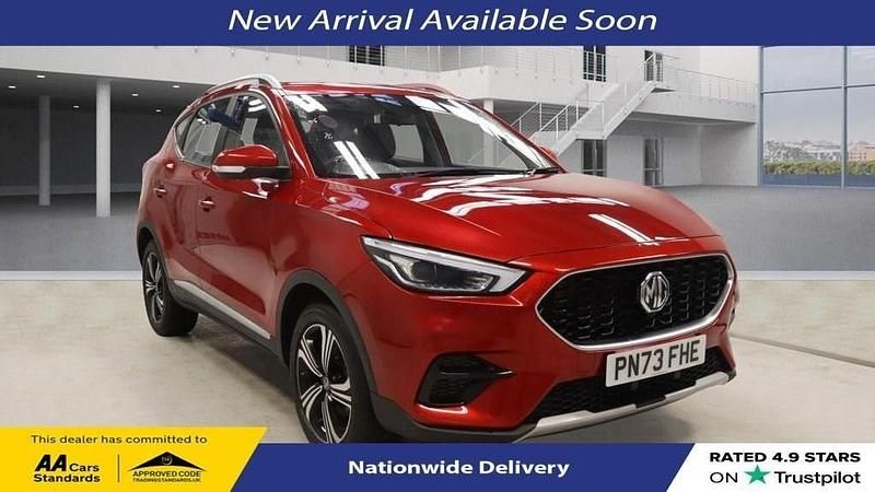Usado MG ZS Excite 106 HP (77 kW) 2023 Vermelho Sedan