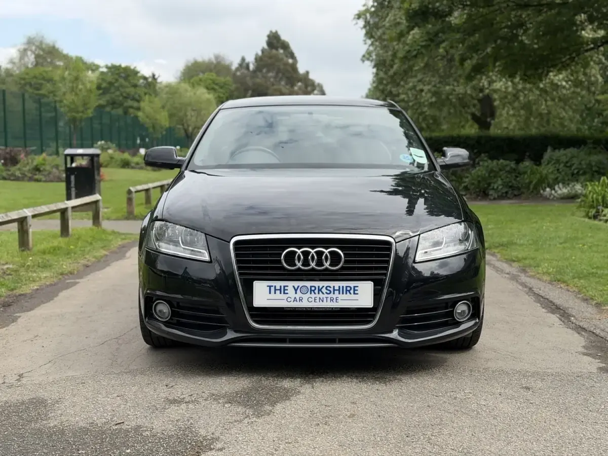 Begagnad Audi A3 S-Line 2012 Svart Halvkombi