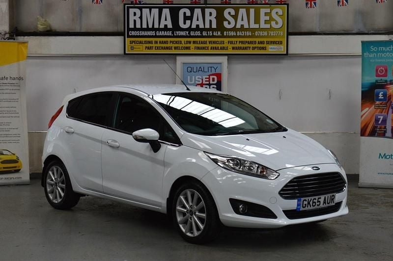 Used Ford Fiesta Titanium 2015 White Hatchback