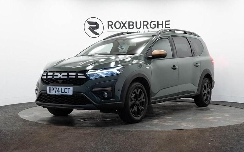 Used Dacia Jogger Extreme 110 HP (80 kW) 2024 Green MPV