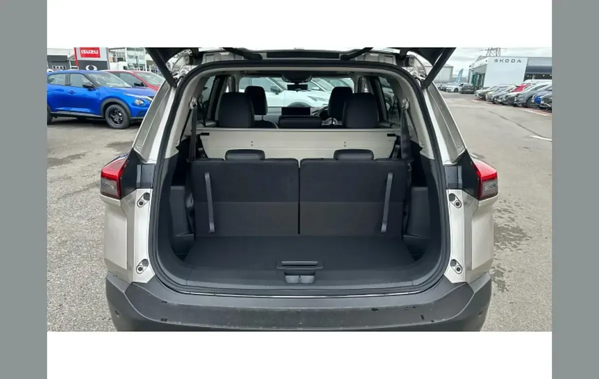New Nissan X-Trail Tekna+ 213 HP (156 kW) 2026 Silver SUV