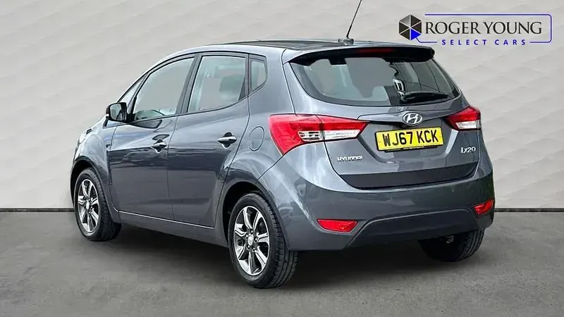 Used Hyundai ix20 SE 125 HP (91 kW) 2017 Grey Hatchback