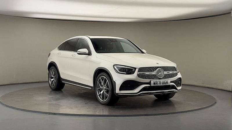 Diamond white Used 2022 Mercedes GLC300 AMG line Coupe | £36,150 (Fair price) - Image 1/4