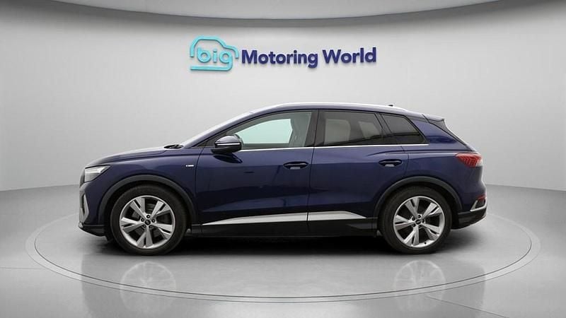 Second-hand Audi Q4 e-tron S-Line 150 kW (204 CP) 2021 Albastru SUV