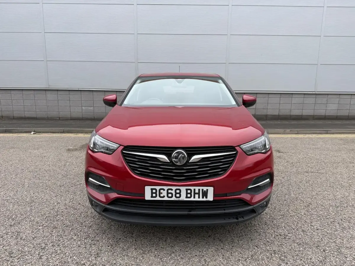 Used Vauxhall Grandland X S 130 HP (95 kW) 2019 Red SUV