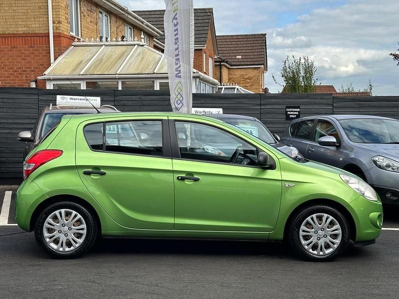 Used Hyundai i20 Classic 78 HP (57 kW) 2009 Green Hatchback
