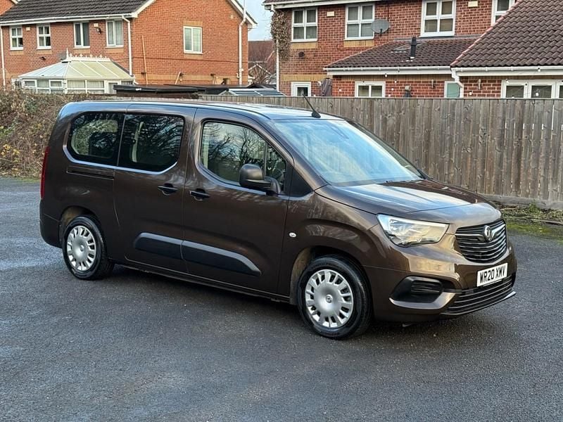 Used Vauxhall Combo Design Edition 110 HP (80 kW) 2020 Brown MPV