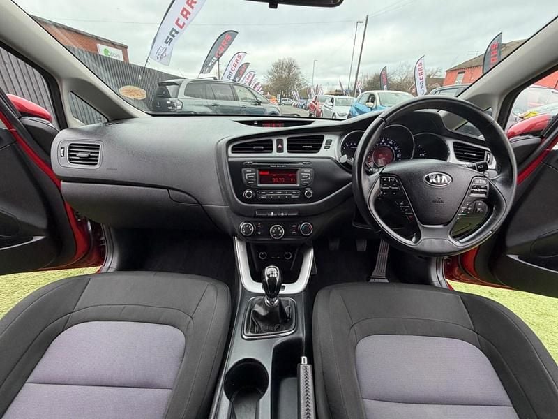 Used Kia Ceed 2013 Red Hatchback