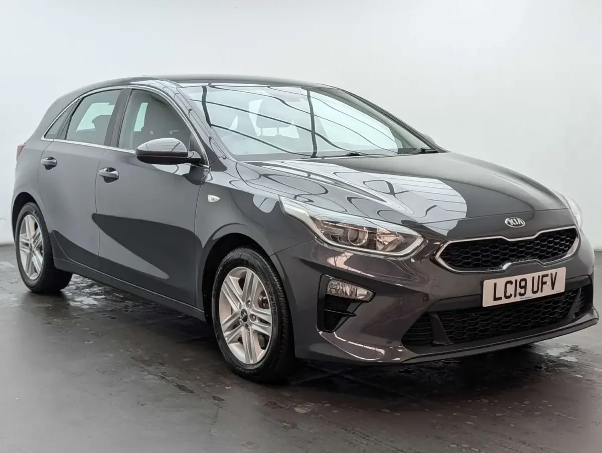 Used Kia Ceed 114 HP (83 kW) 2019 Grey Hatchback
