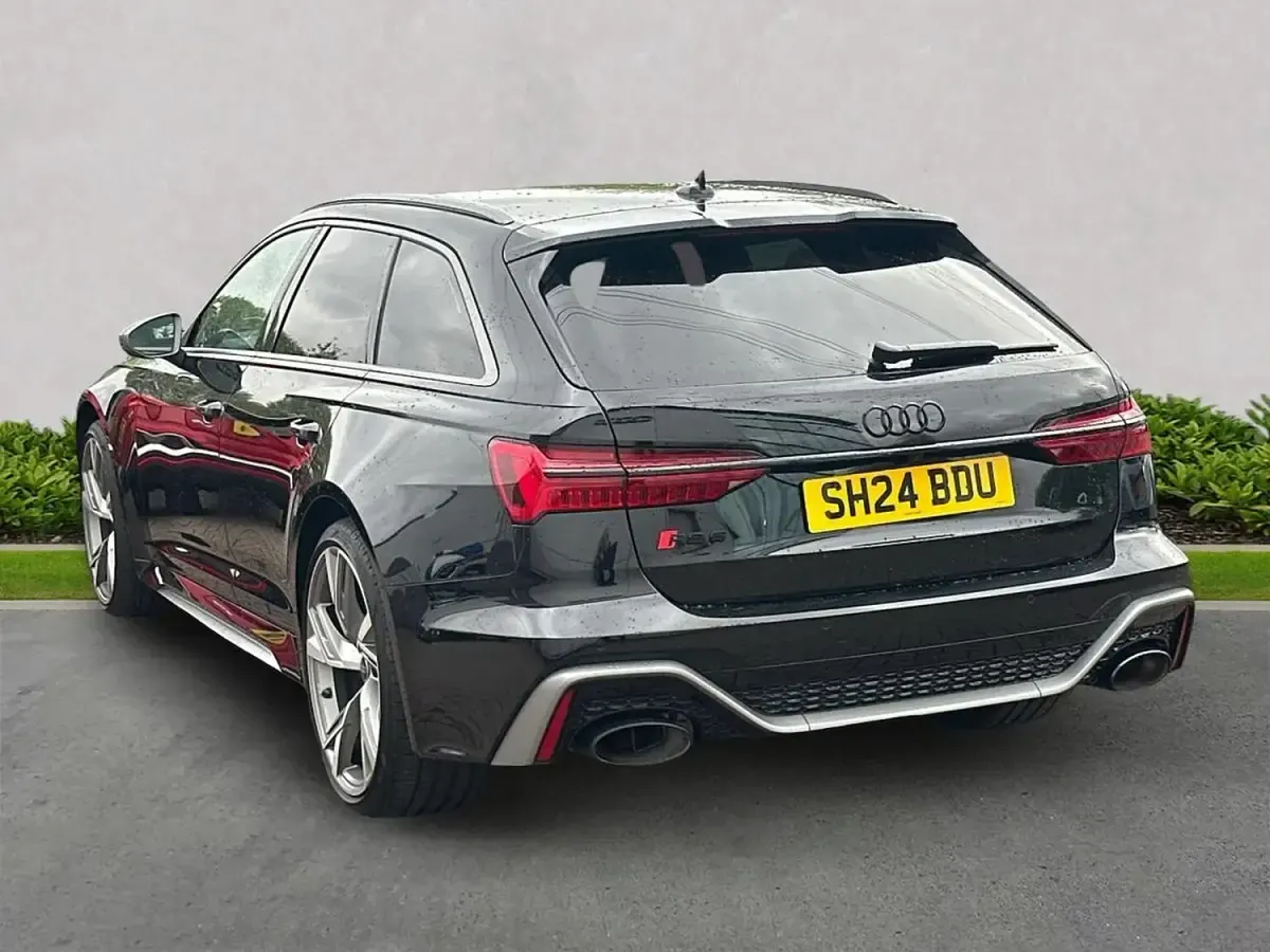 Second-hand Audi RS6 Performance 630 CP (463 kW) 2024 Negru Break