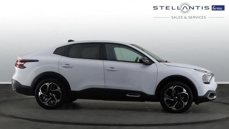 White Used 2024 Citroën C4 X PureTech SUV | £15,700 (Fair price) - Image 1/4