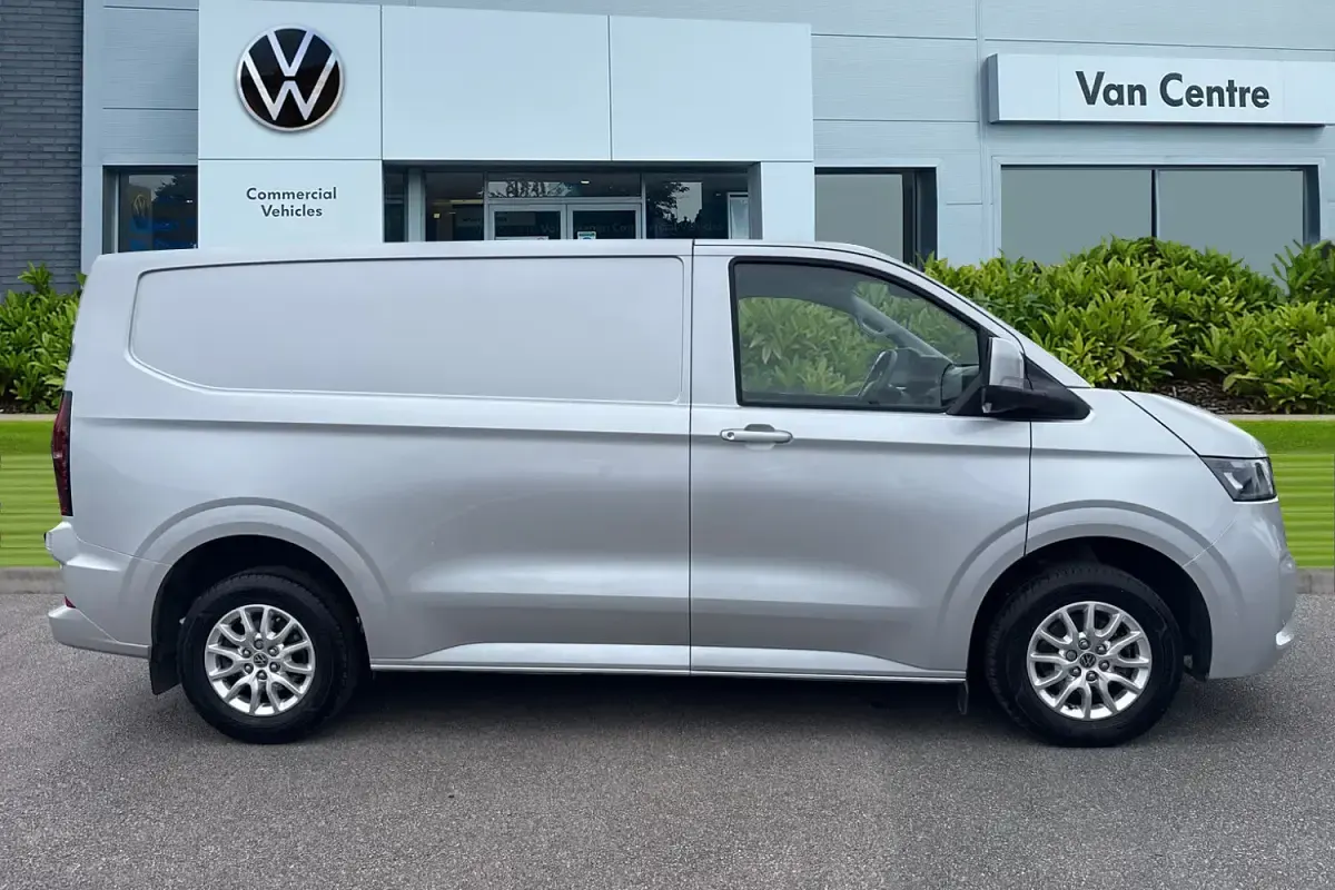Usado VW Transporter Pro 110 HP (80 kW) 2025 Cinzento Van