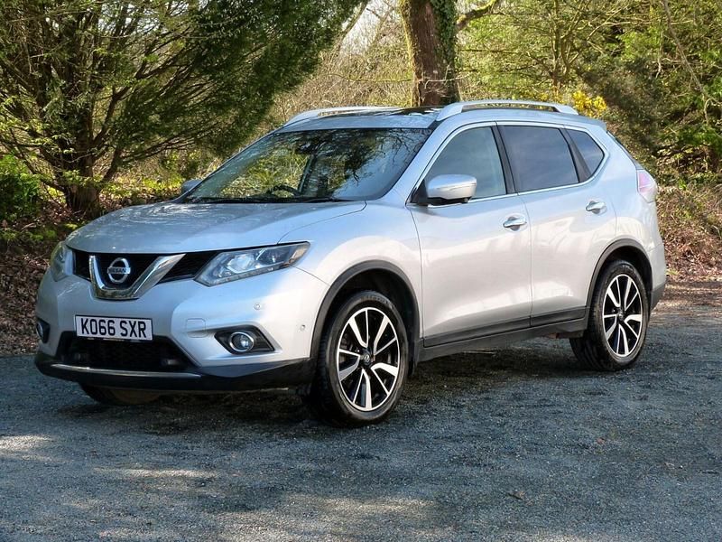 Used Nissan X-Trail Tekna 130 HP (95 kW) 2017 Silver SUV